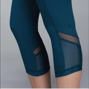 Lululemon Just Breathe Alberta Lake Crop